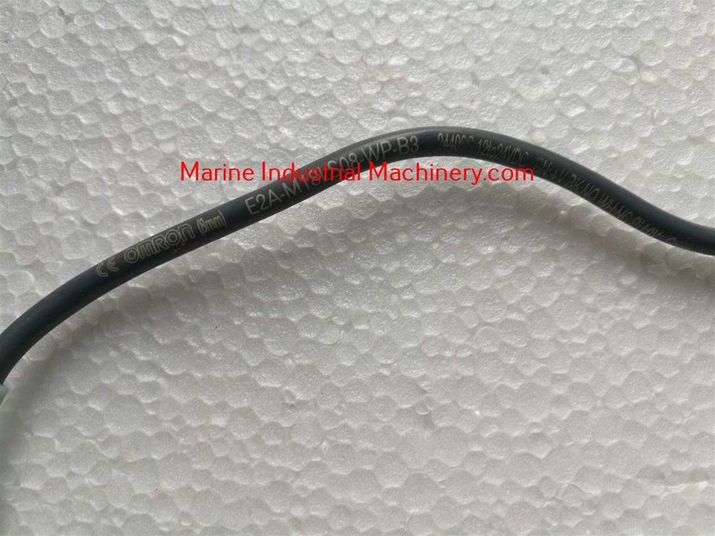 Omron E2A-M18LS08-WP-B3 Proximity Switch