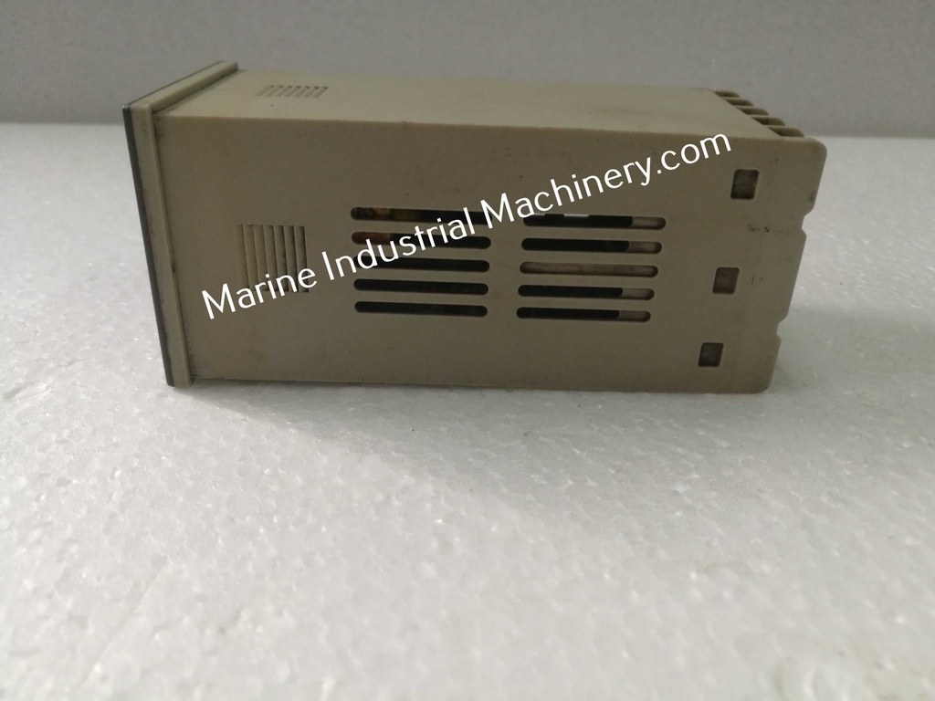 Yamatake SDC10 C10T0DTA0000 Temperature Controller