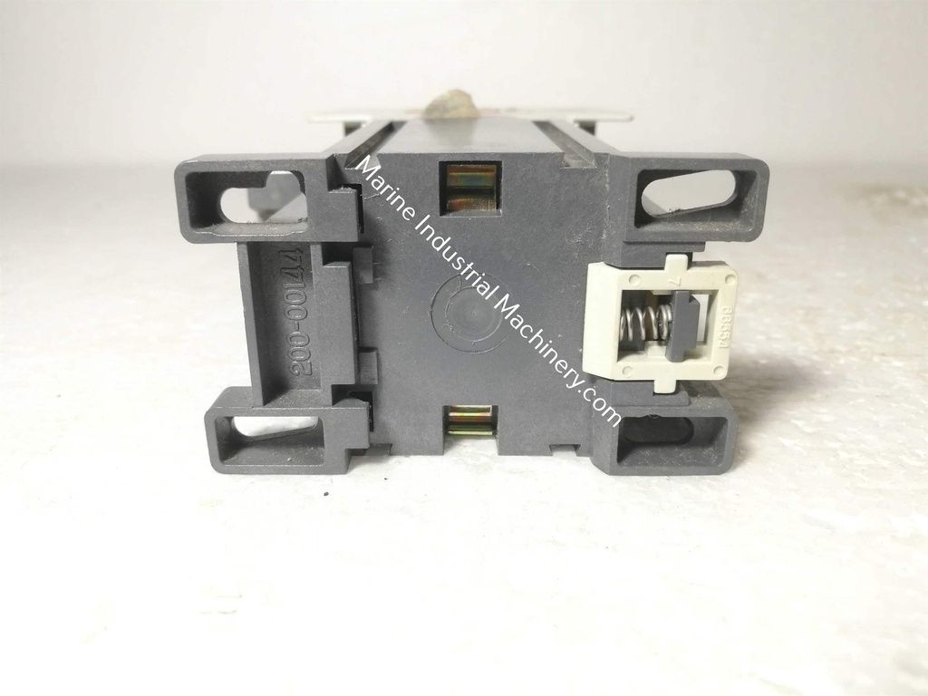 Hyundai UMT22 Contactor Relay