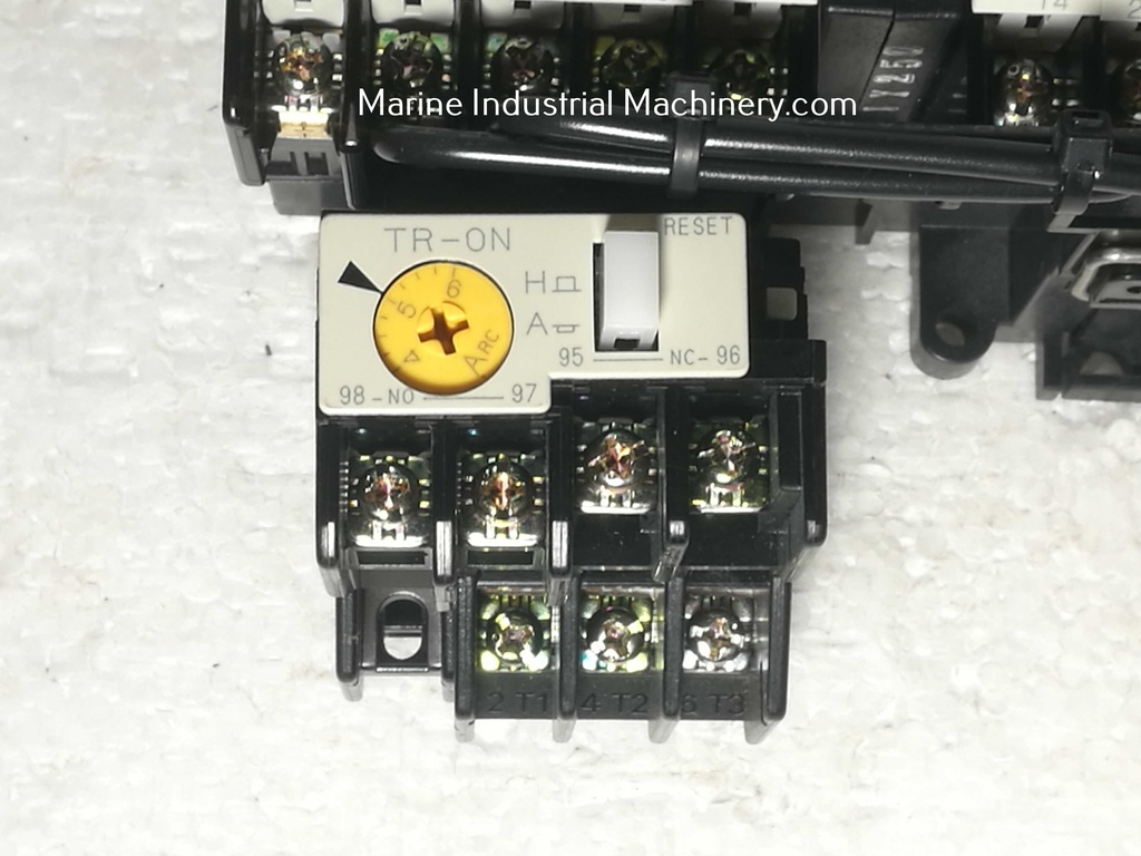 Fuji SC-05[13]-TR-ON Magnetic Contactor With Thermal Overload Relay