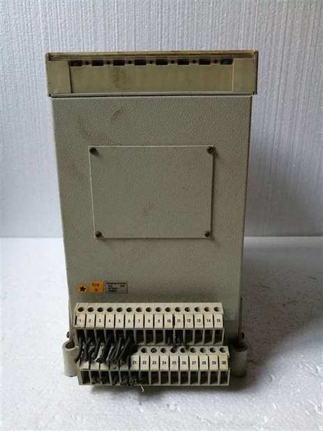 Siemens 7UT5121-4DA00-0B-JH Line Diffrential Protection
