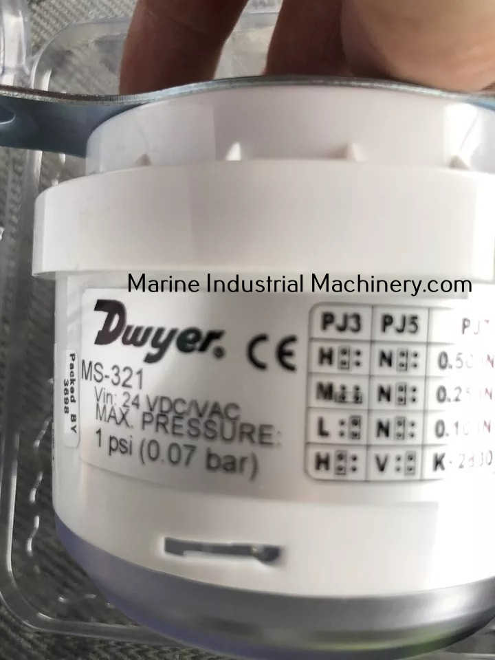 Dwyer MS-321 Air Differential Air Transmitter