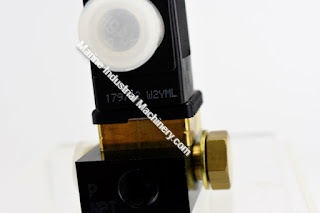 Burkert Plunger 6014 C 5-64 FKM BR 3-2 Way Direct-Acting Valve