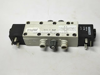 Rexroth R432016668 Pneumatic Directional Control Valve